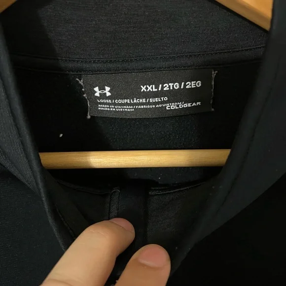 Under armour  long sleeve - Picture 2 of 3